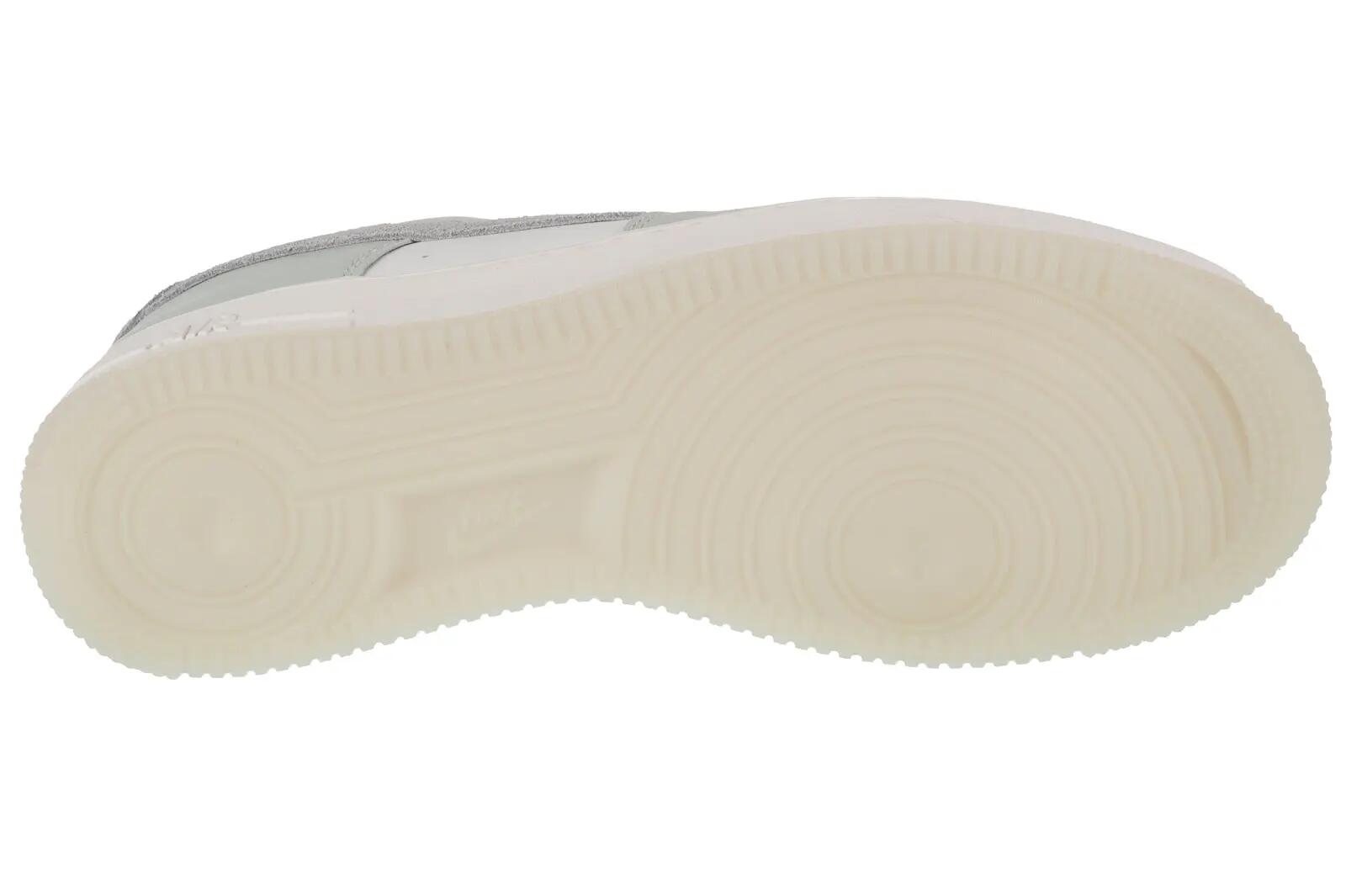 Nike Air Force 1 07 LV8 Grau 4/4
