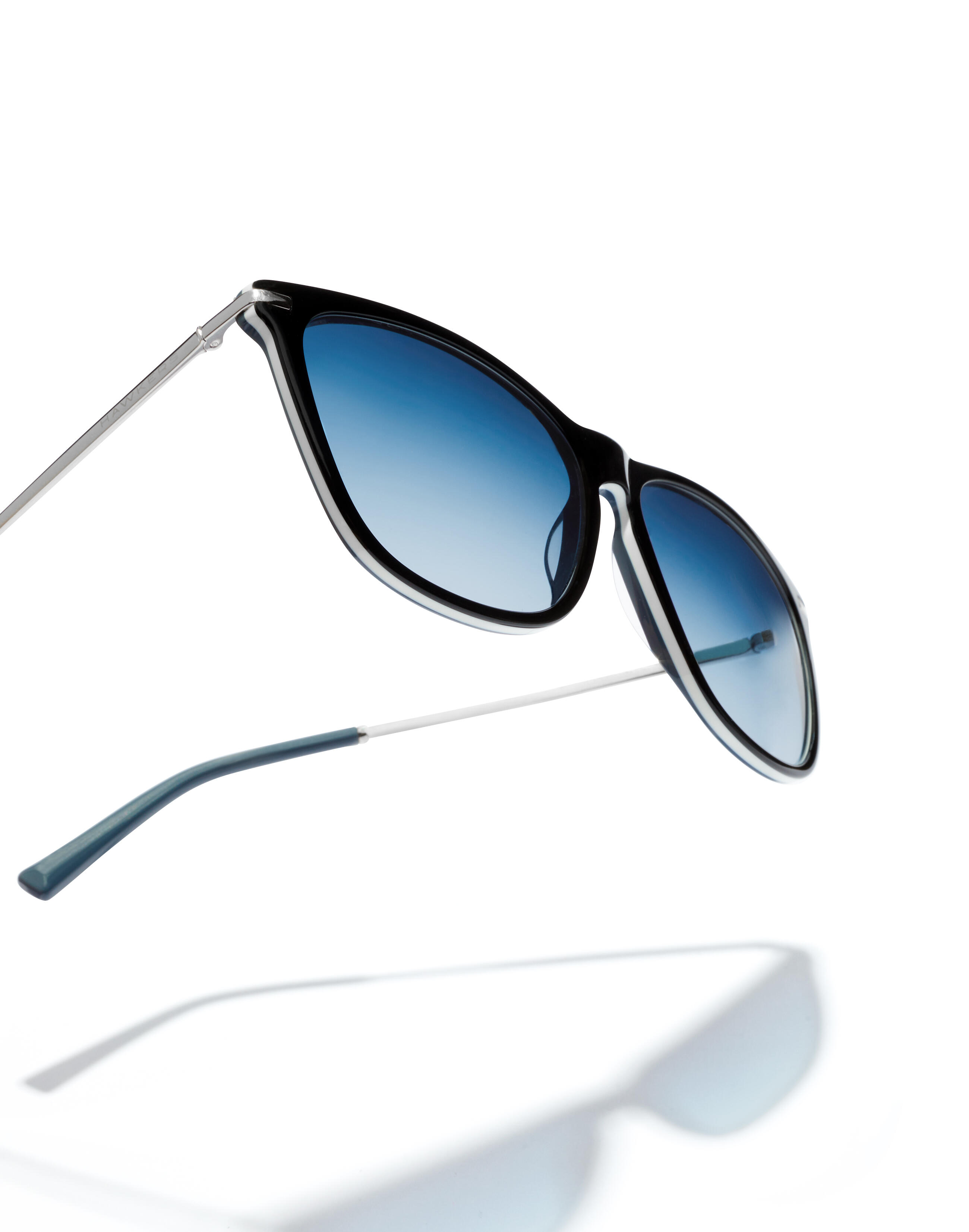 HAWKERS - Lunettes de soleil pour homme et femme ONE CROSSWALK - BLACK BLUE 4/5
