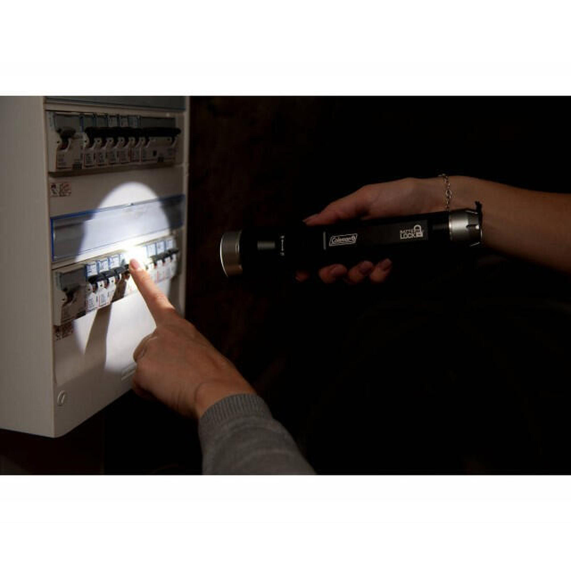 Lanterna Coleman cu LED Divide+ 200