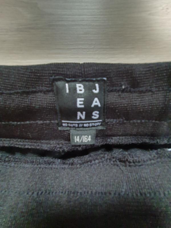 Entre Particuliers - pantalon de jogging court noir taille 14 2/3