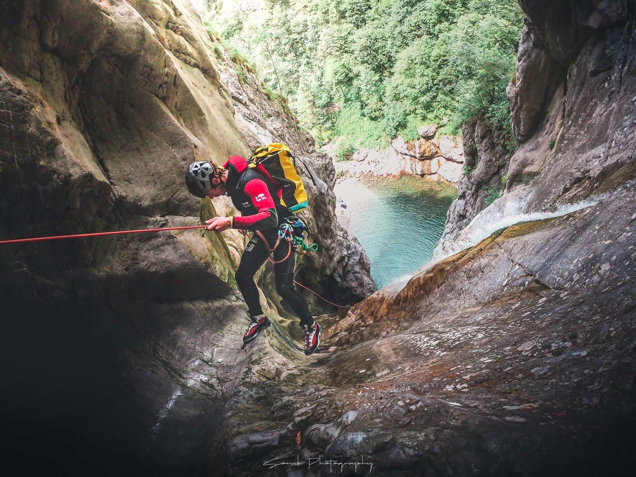 Monopièce canyoning 5 mm Enfant rouge noir 4/5