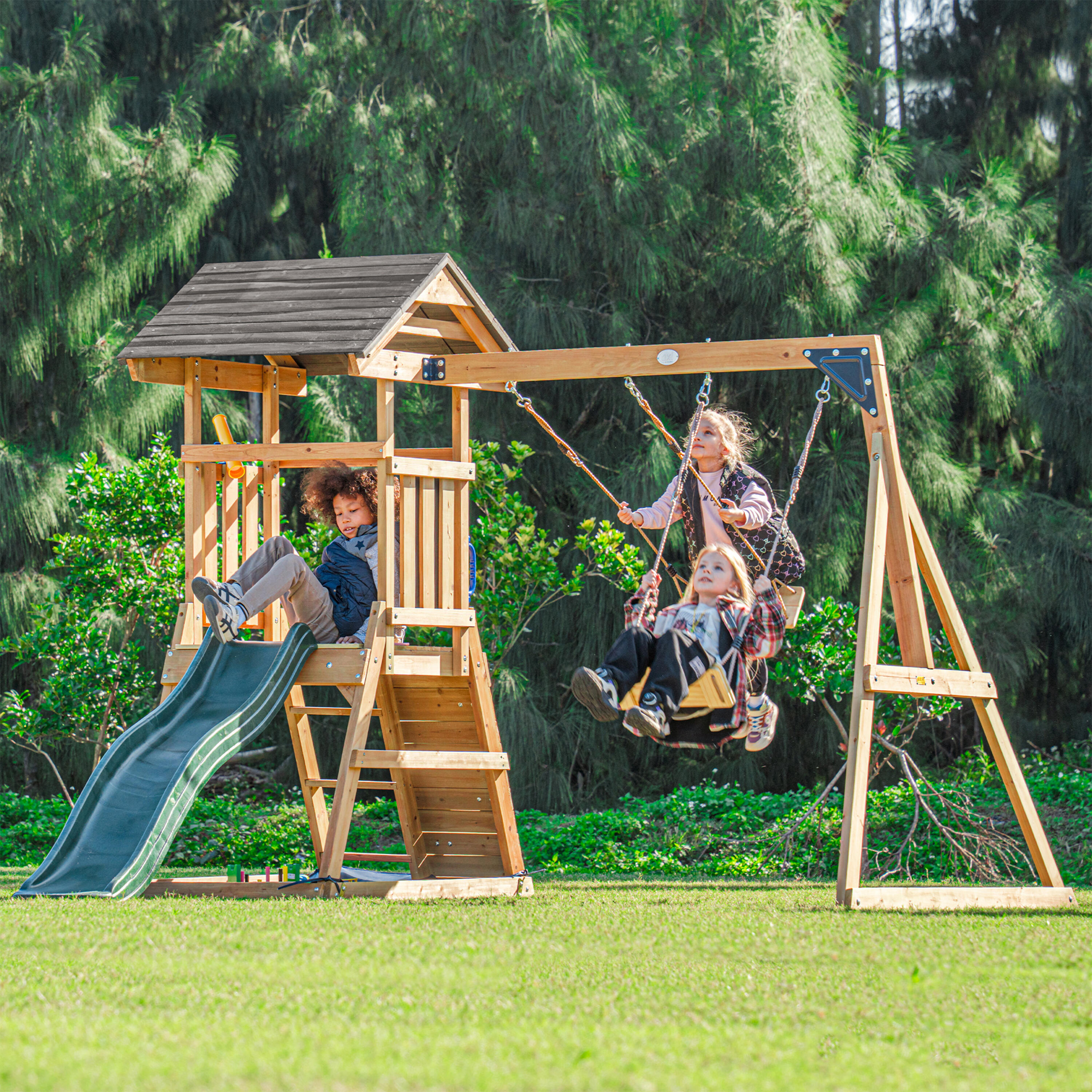 Parque Infantil con columpio doble marrón, Mia - tobogán verde 3/7