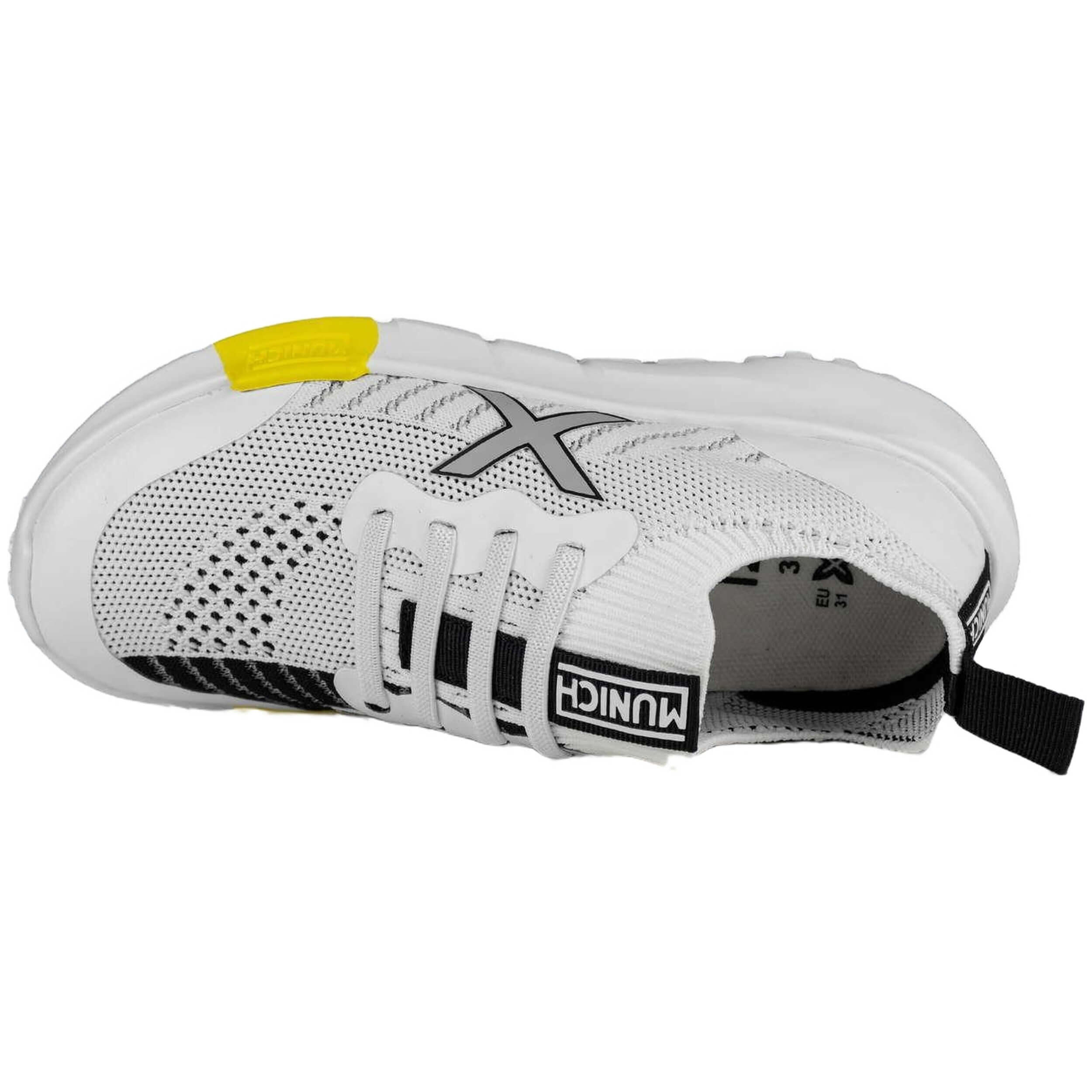 Schoen Munich model 8023001 voor jongens 4/5