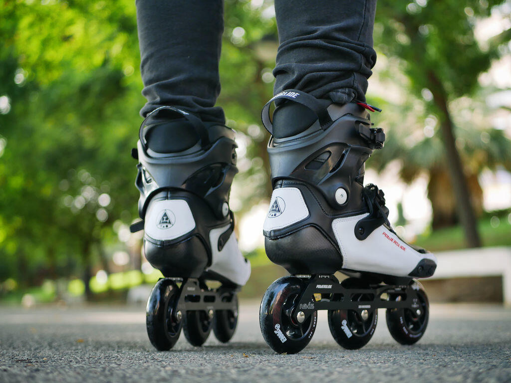 Roller freeskate Powerslide Tau 90 5/7