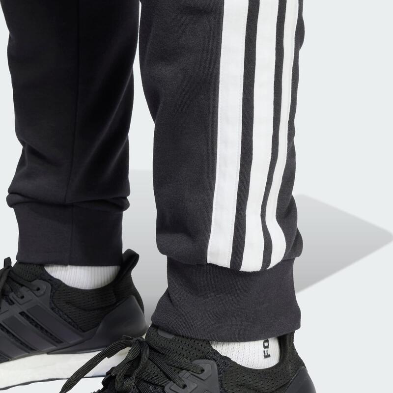 Pantaloni din material plușat Essential cu 3 dungi