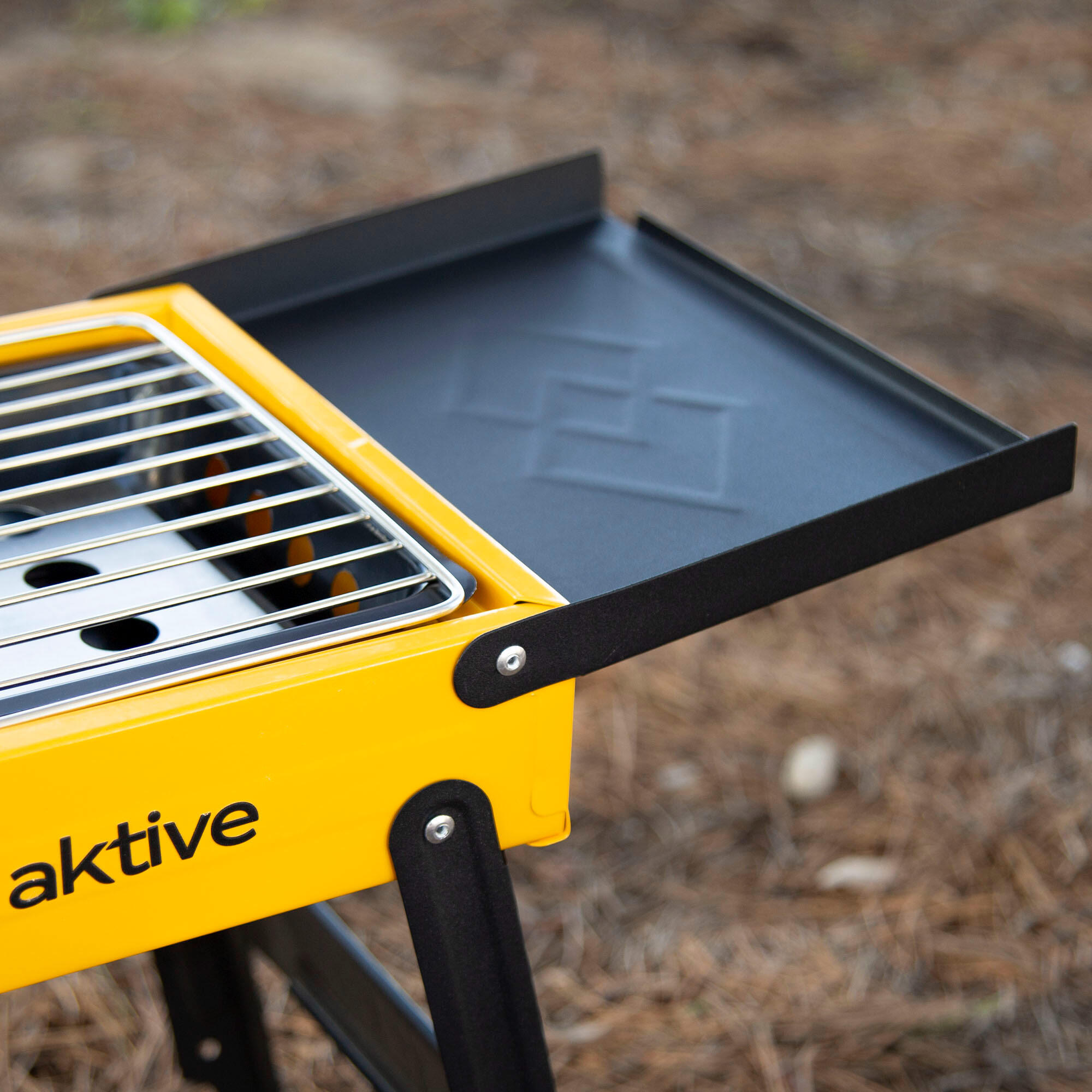 Aktive Barbecue pliant au charbon de bois en acier 89x22x32 cm avec plateaux 6/7