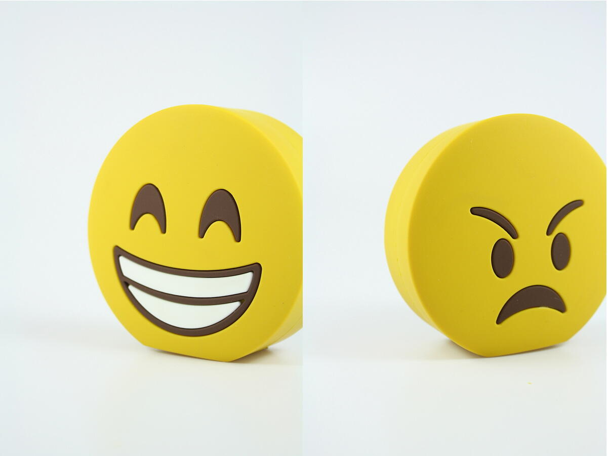 Powerbank mojipower battery 2600 mah (double face happy)
