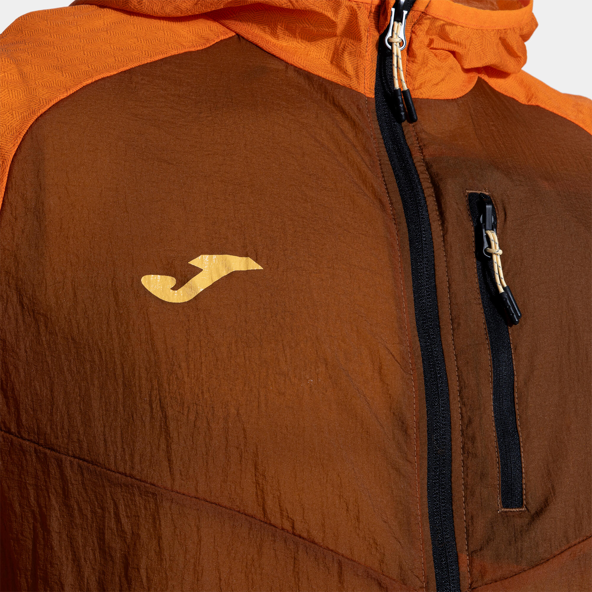 Cortavientos Trail Hombre Joma R-Trail Nature Marrón JOMA Decathlon - Main Image