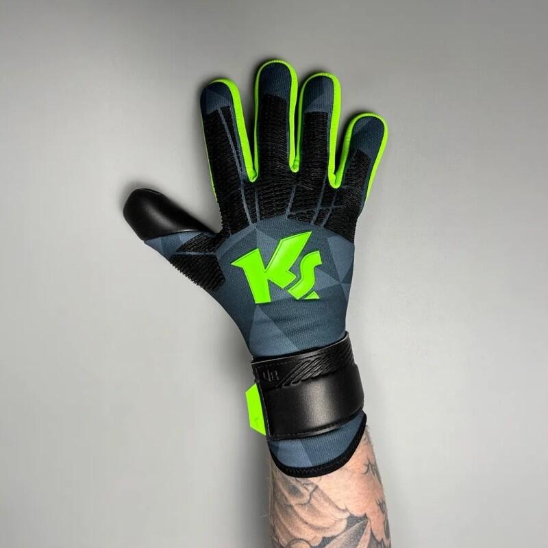 KEEPERSPORT Varan8 Champ NC Demon Torwarthandschuhe. 5/7