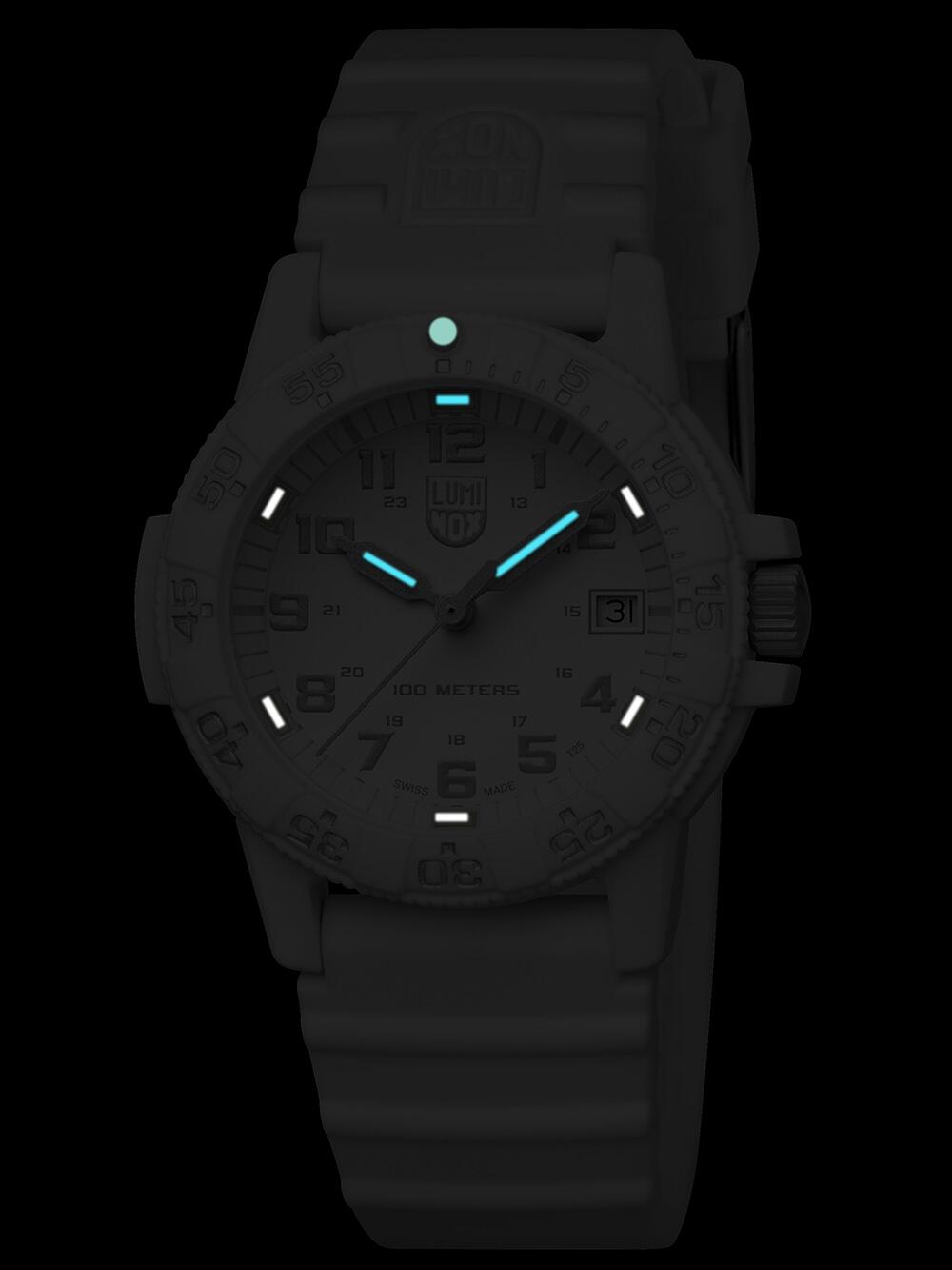 Damenuhr Luminox XS.0307.WO, Quartz, 39mm, 10ATM 3/5