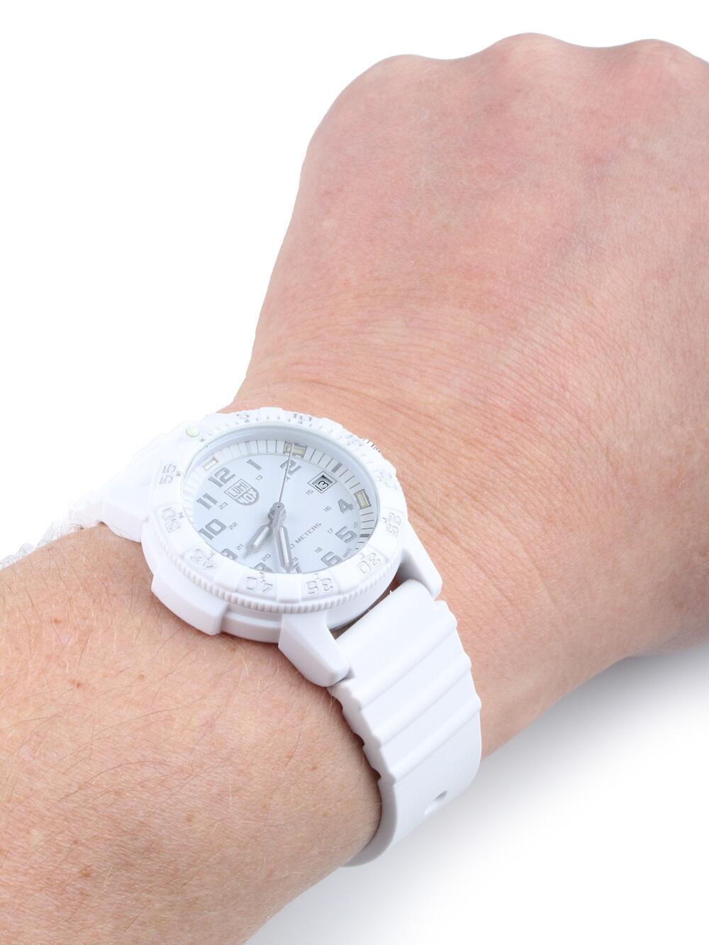 Damenuhr Luminox XS.0307.WO, Quartz, 39mm, 10ATM 4/5