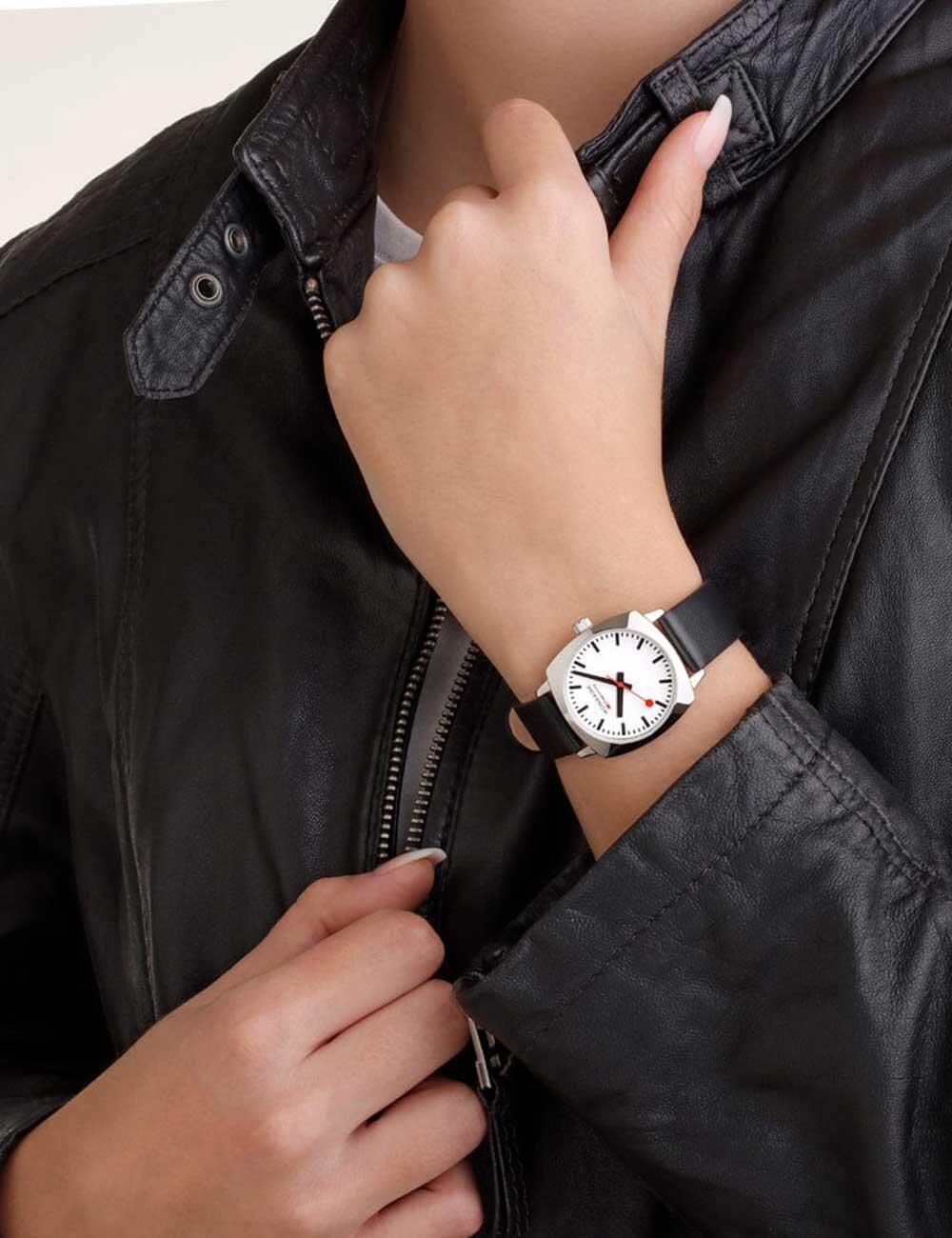Damenuhr Mondaine MSL.31110.LBV, Quartz, 31mm, 5ATM 4/5