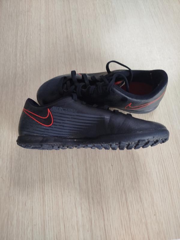Entre Particuliers - Chaussures foot enfant 2/2