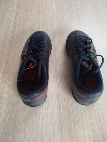 Tussen Particulieren - Voetbalschoenen voor kinderen