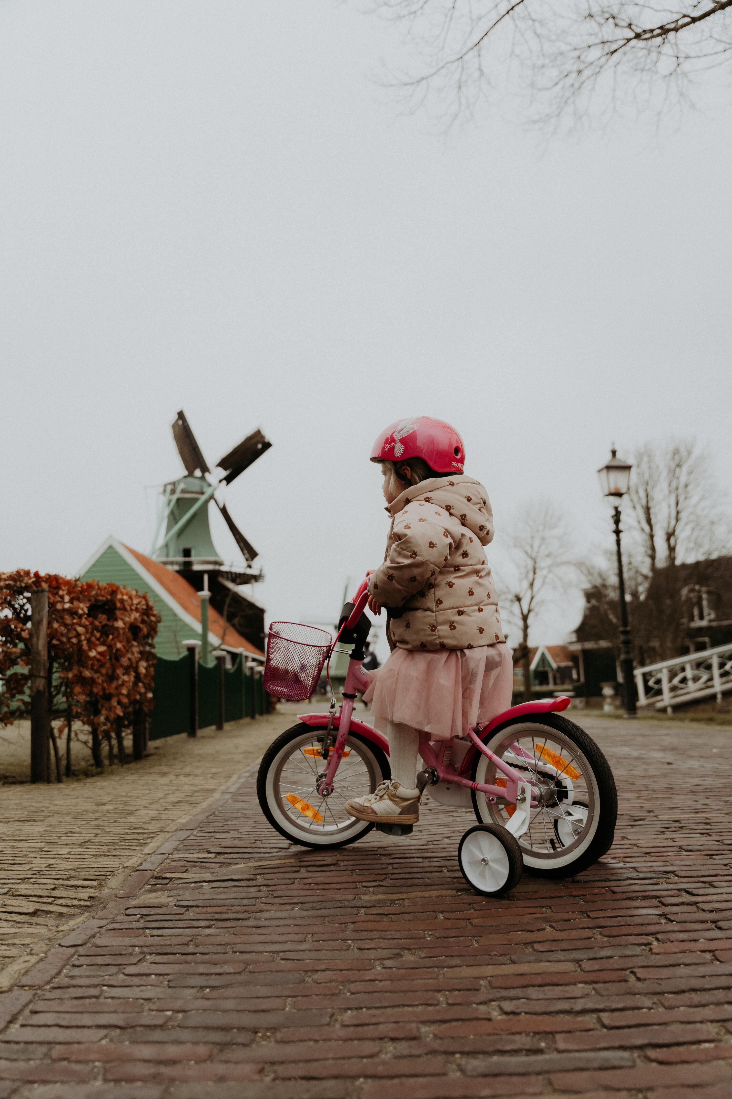 Bicicletta per bambini 14" dai 4 anni con rotelle e freno a contropedale 7/8