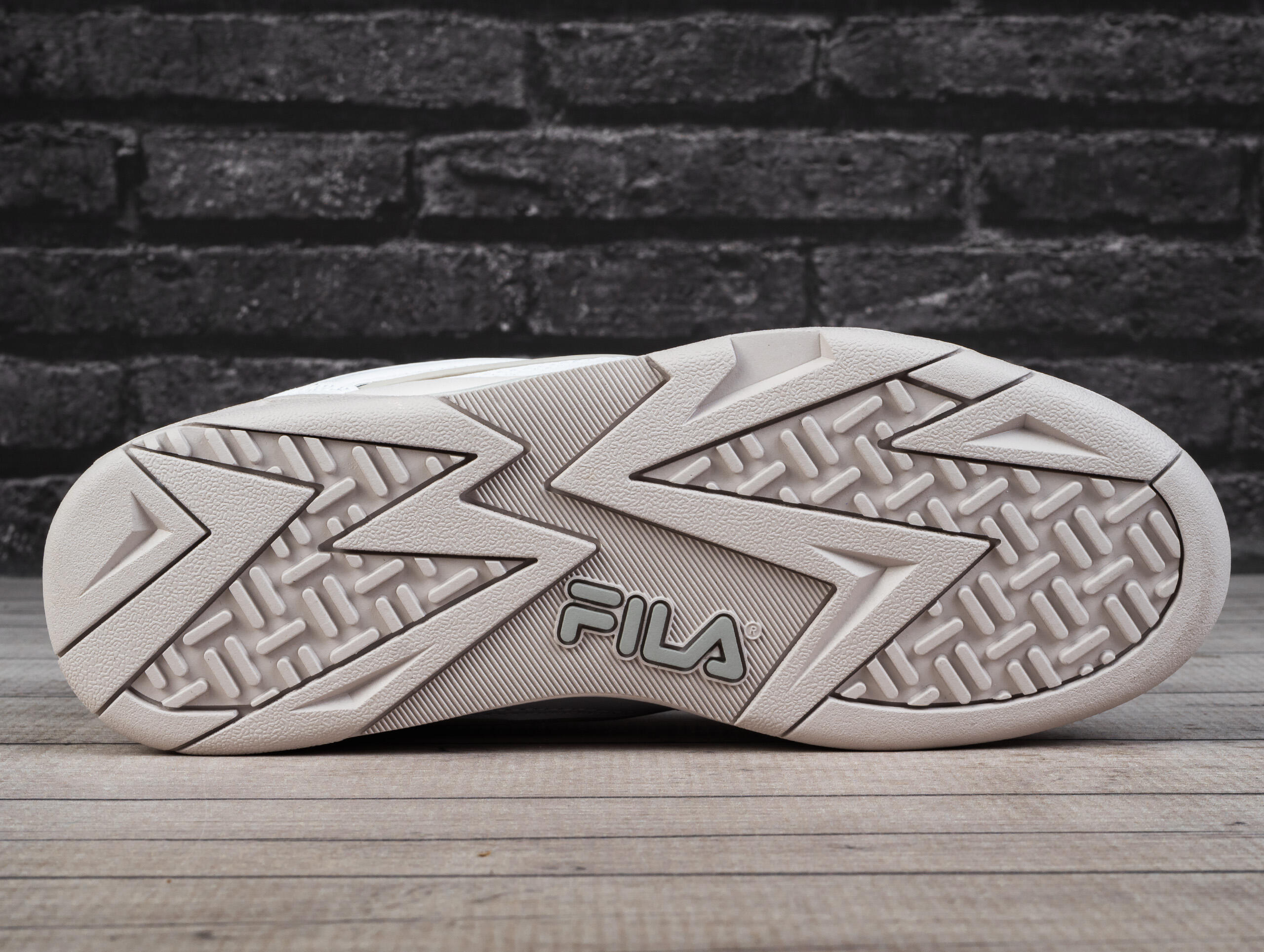 Baskets Fila Modèle Ffm0214 Fila Casim Couleur Blanc 6/7