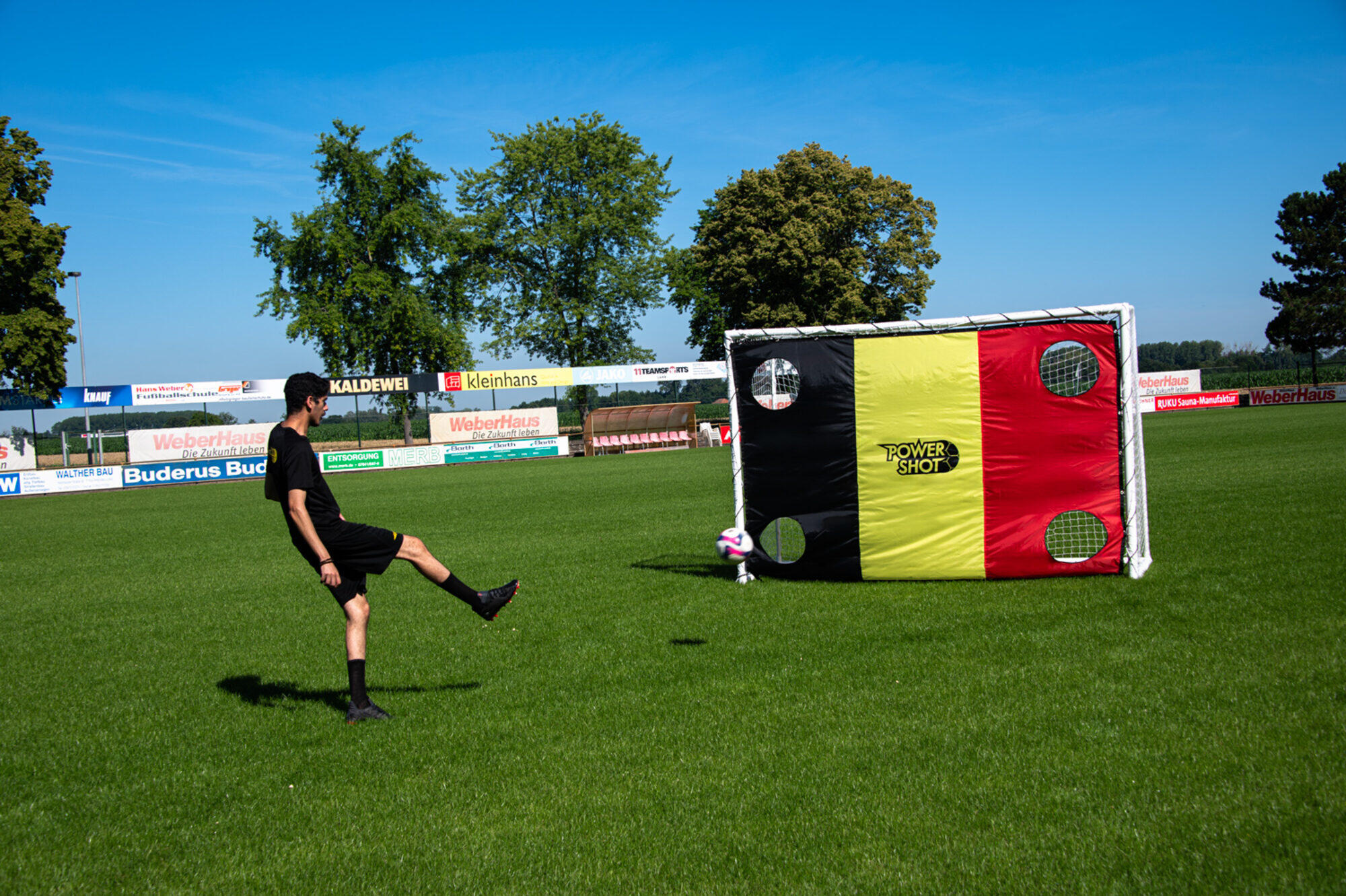 Porta da calcio STADIUM 3 x 2 m + parete di tiro belga 7/7