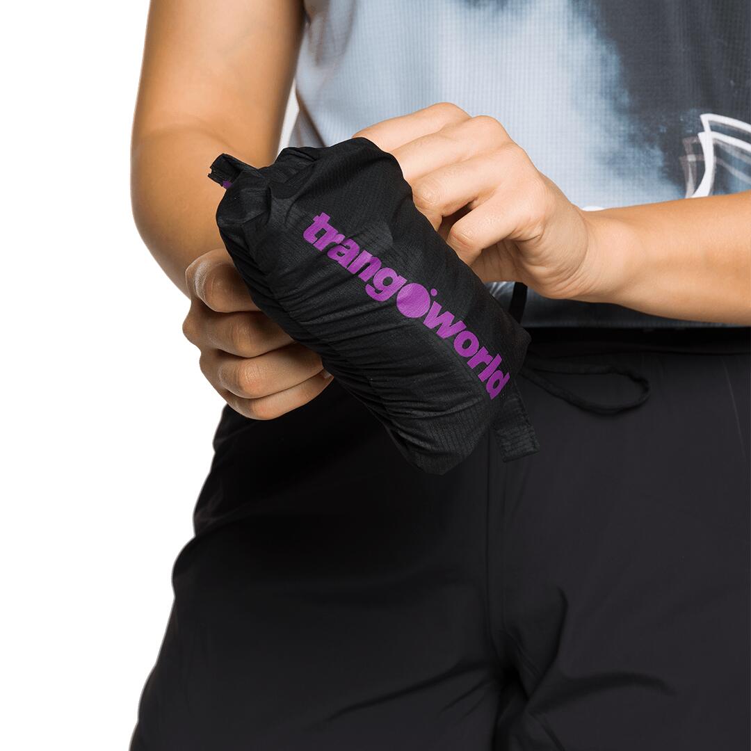 Chubasquero de Trail Running para Mujer Trangoworld Urama Negro Impermeable 6/7