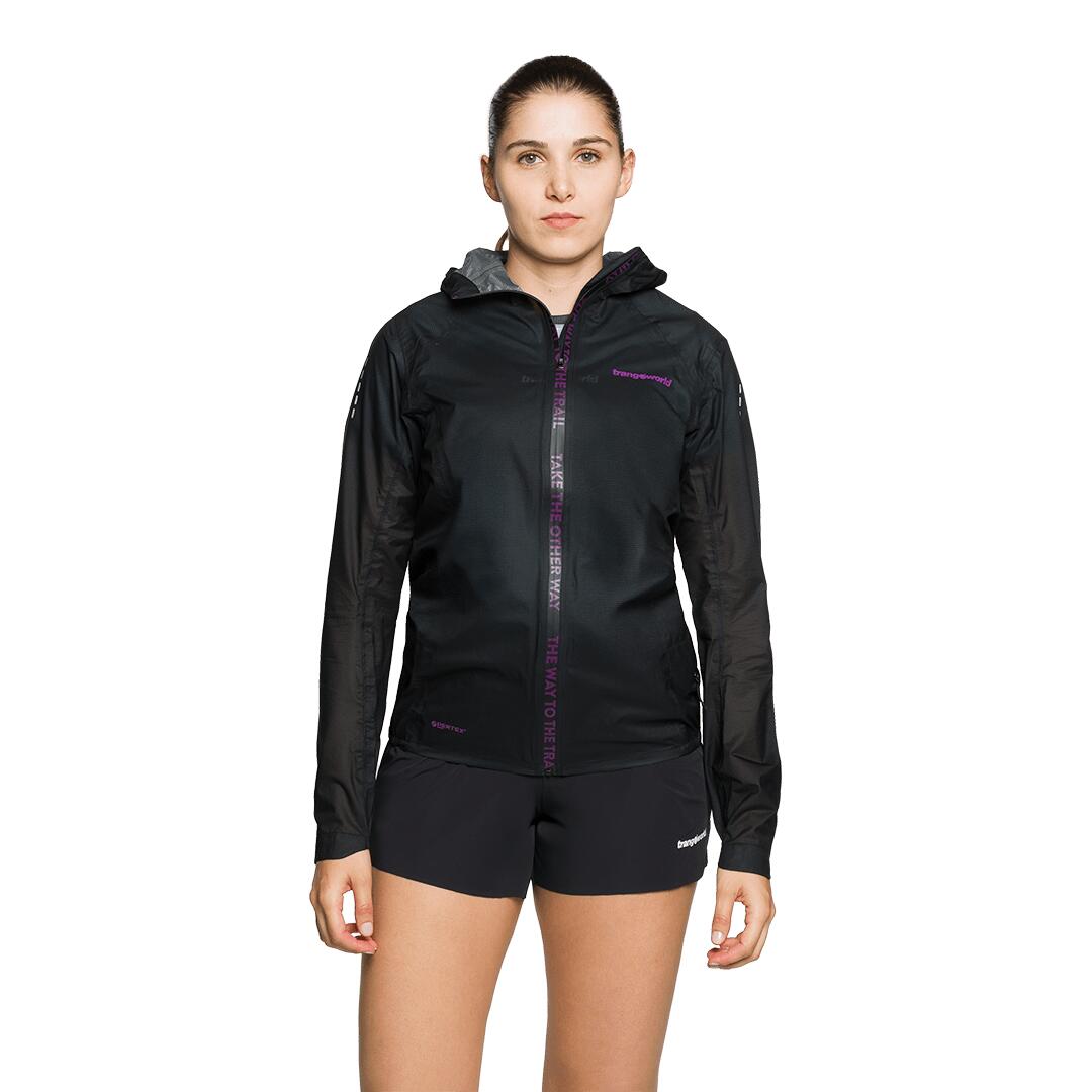Chubasquero de Trail Running para Mujer Trangoworld Urama Negro Impermeable 2/7