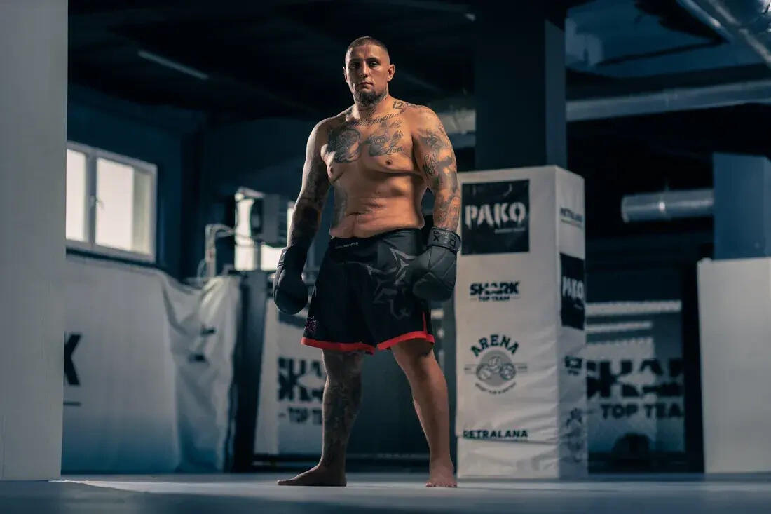Boxerské rukavice DBX BUSHIDO B-2v15B 2/7