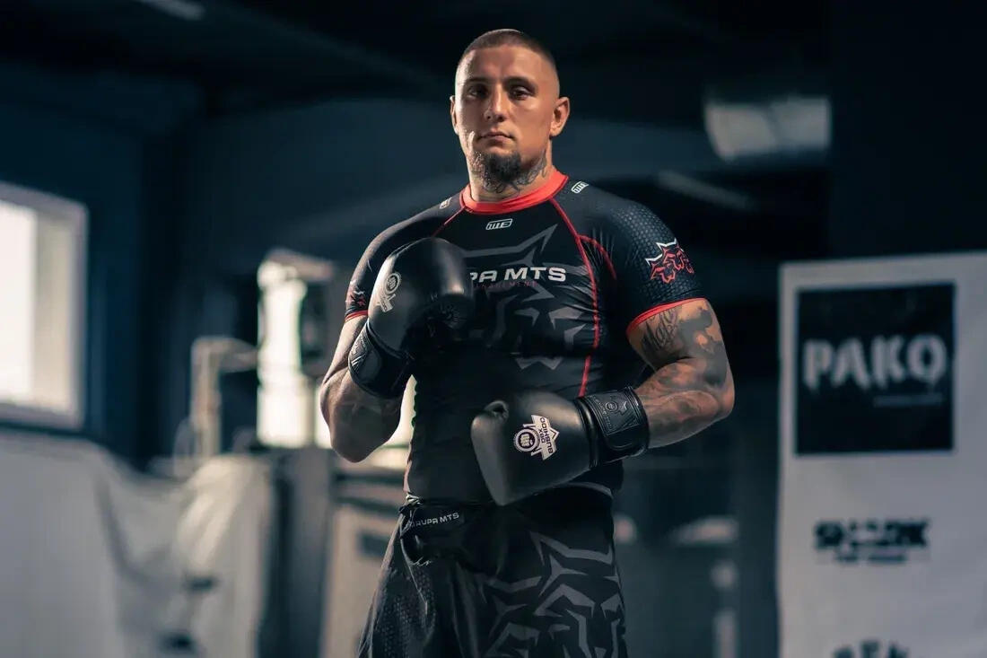 Boxerské rukavice DBX BUSHIDO B-ProFight 2/7