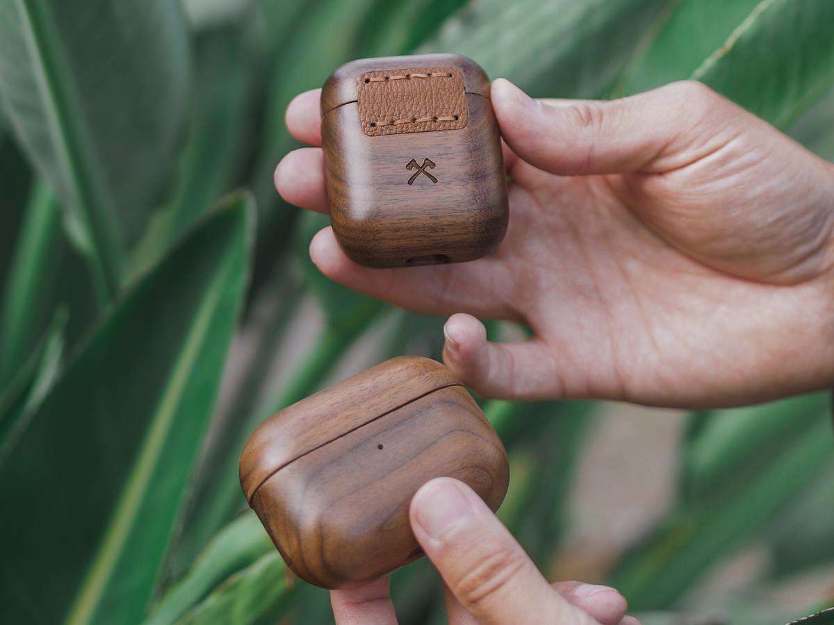 Capa para AirPods 1/2 em madeira - Woodcessories 7/7