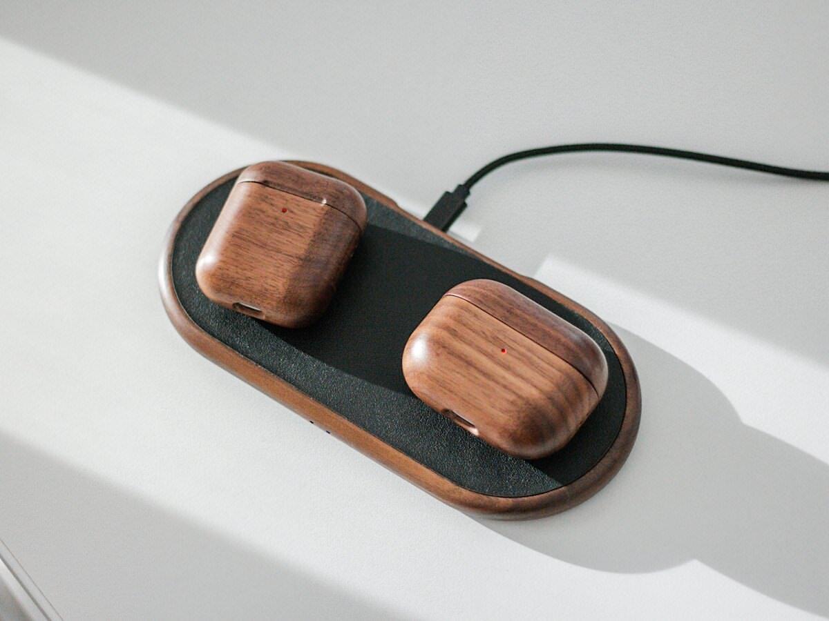 Capa para AirPods 1/2 em madeira - Woodcessories 6/7