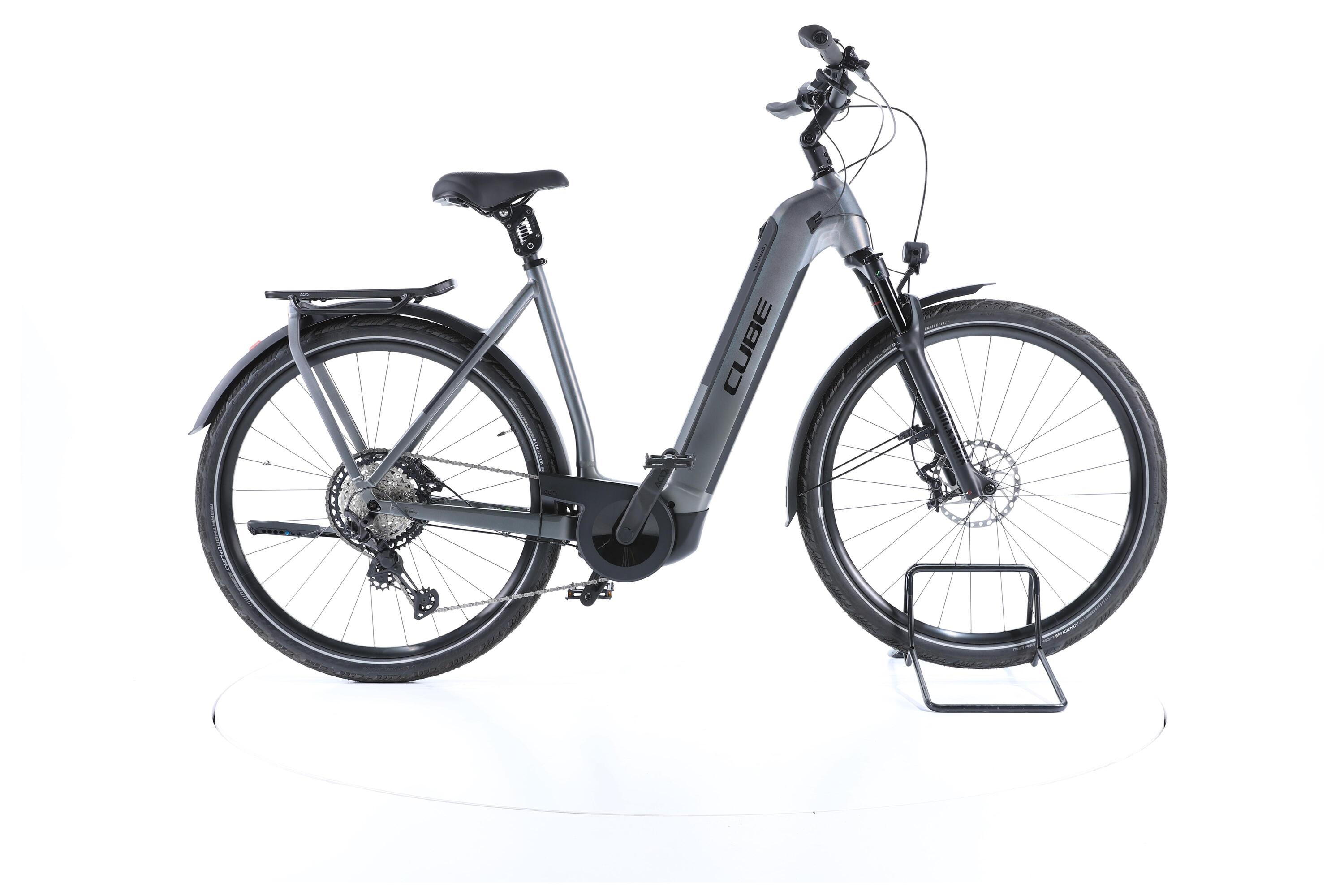 CUBE Refurbished - Cube Kathmandu Hybrid SLT Trekking E-Bike Lage instap  - Zeer goed