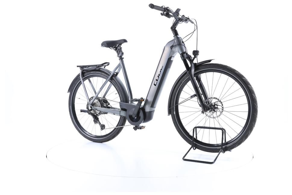 Second Life - Cube Kathmandu Hybrid SLT Trekking E-Bike Lage instap - Jak nowy