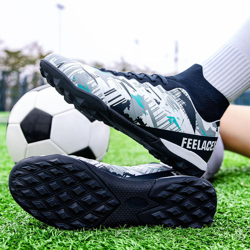 Ghete de fotbal MBrands, 8.4 cu glezna pentru teren sintetic, culoare alb 36