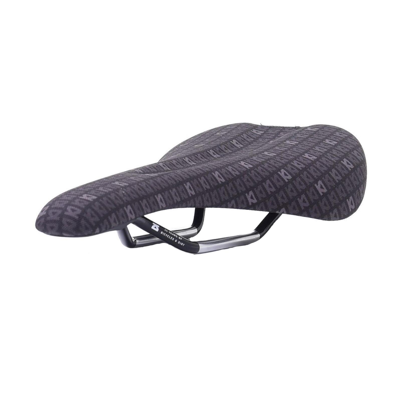 DMR Herren Fahrradsattel 25TH Anniversary, Cromo, 7x7 3/4