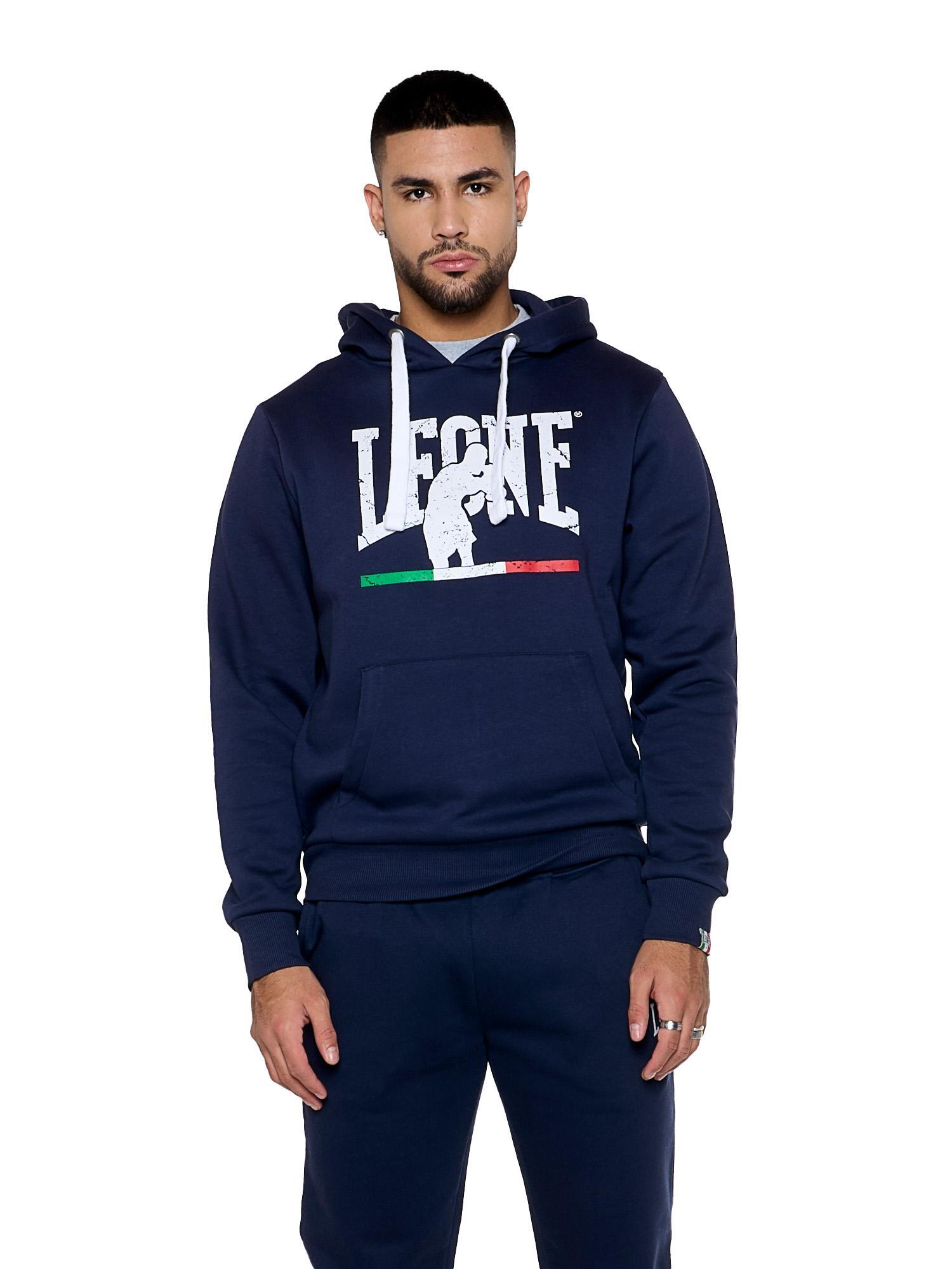 bleu marine.
