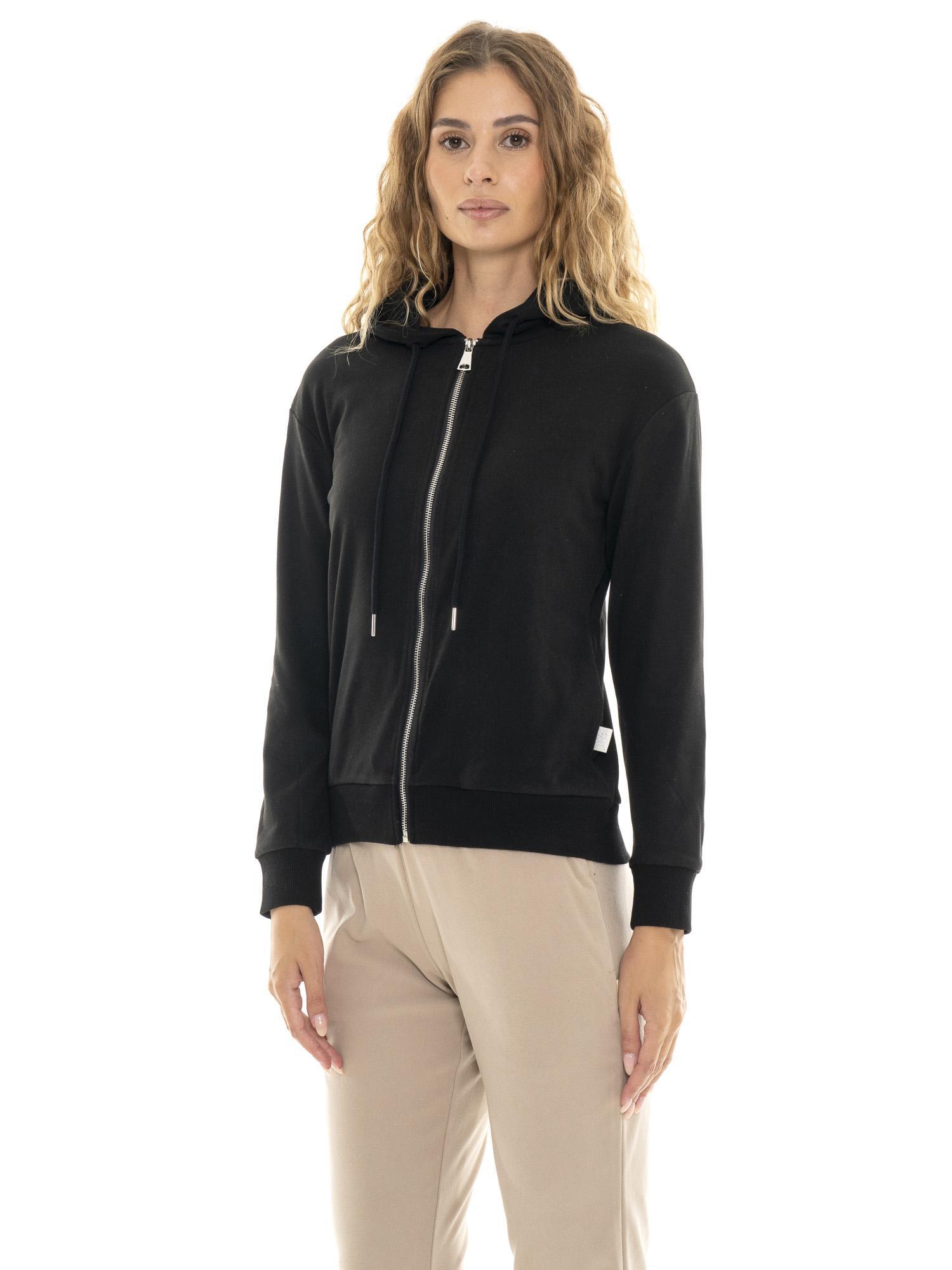 Bluza z kaptur na co dzień na siłownię