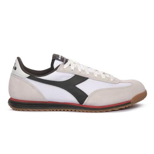 DIADORA picture