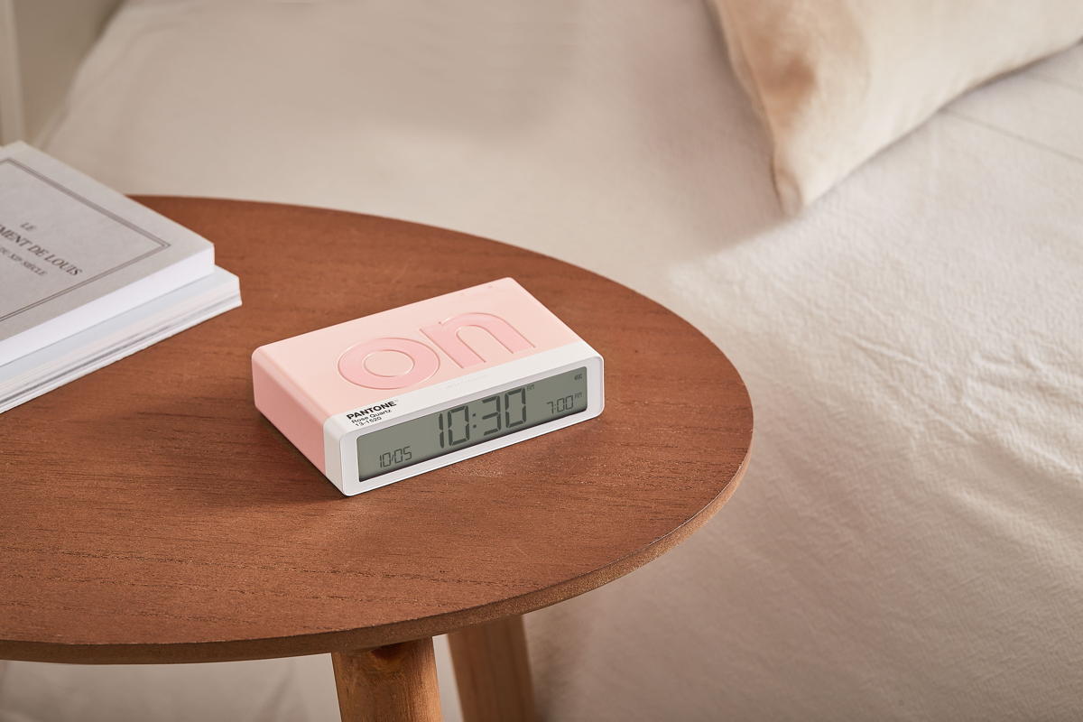 Despertador Lexon FLIP Classic Pantone rosa 2/2