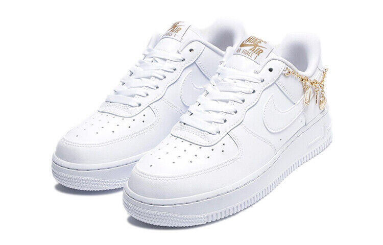 NIKE picture