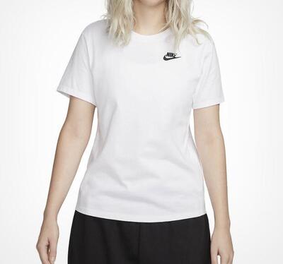 Nike sportswear club essentials dames-t-shirt