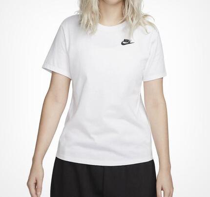 Camiseta Nike Mujer Negra Club Essentials