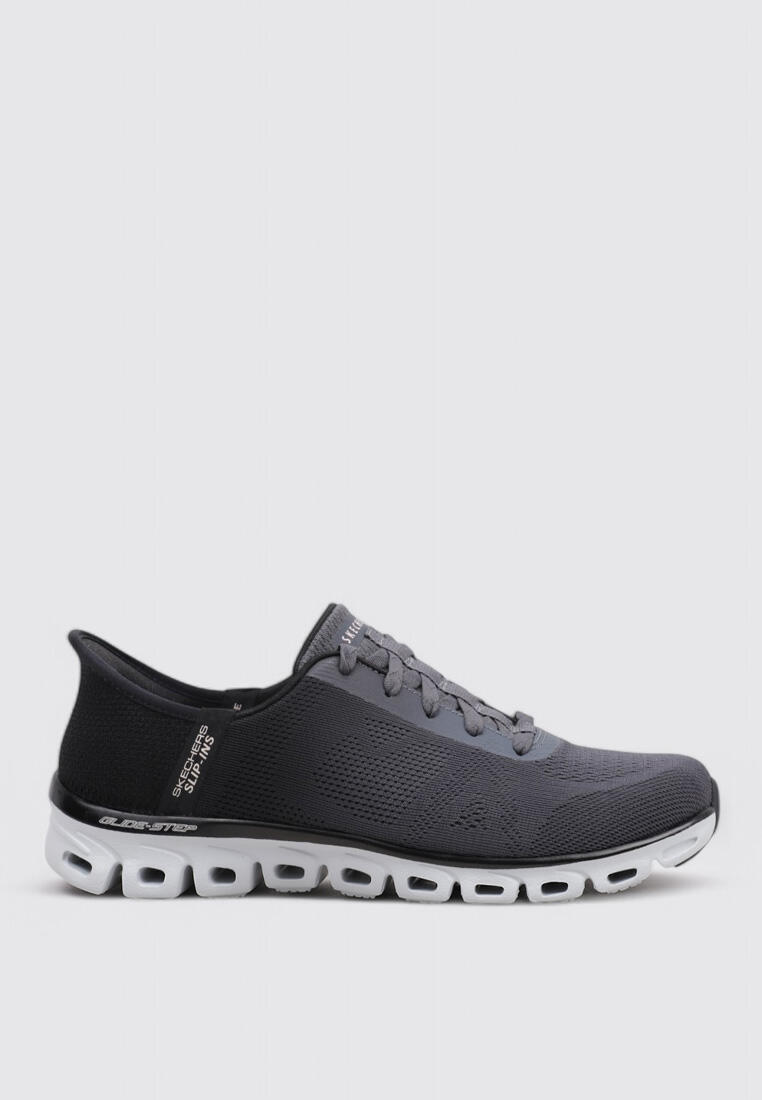 SKECHERS picture
