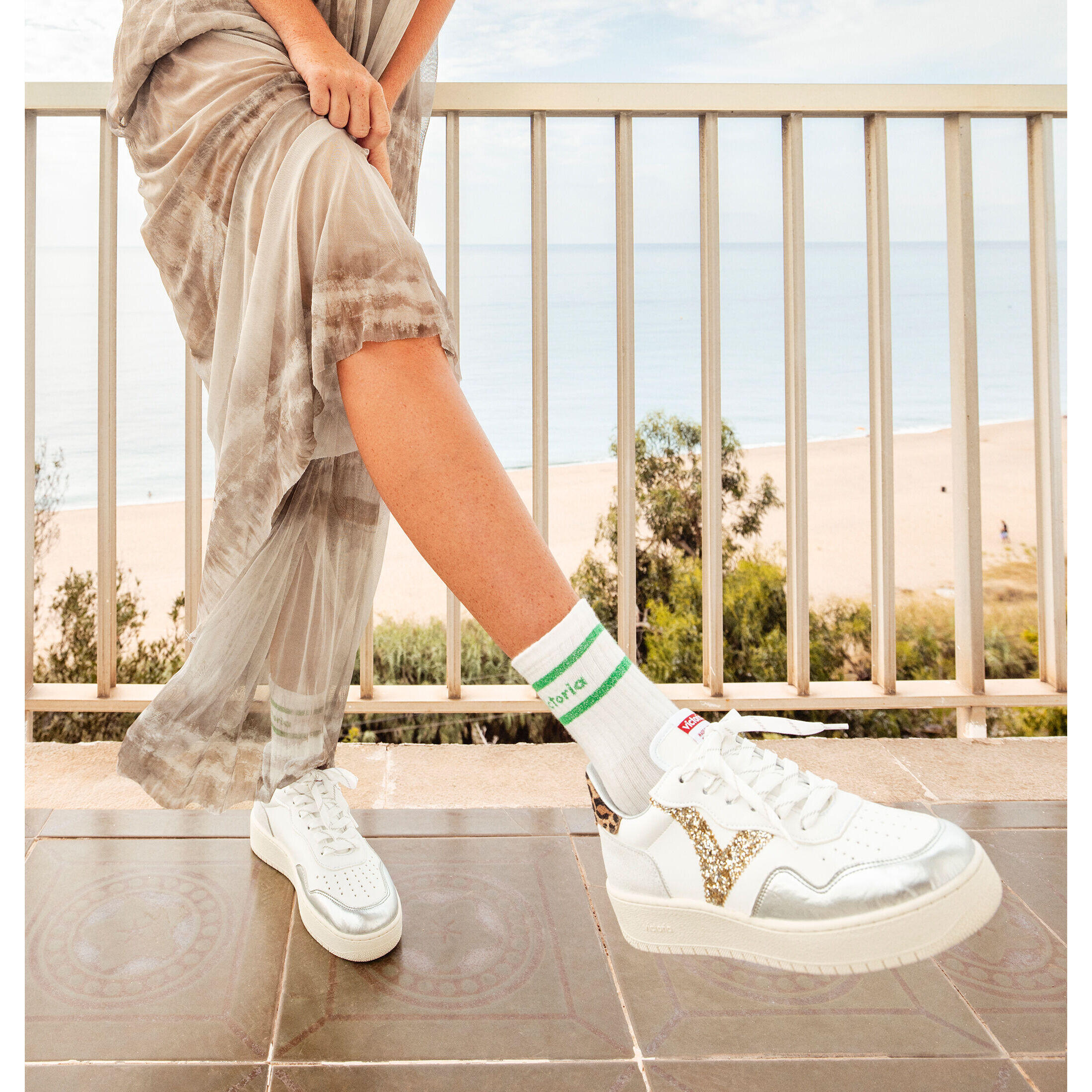 Baskets imprimé métallisé et animalier femme Victoria Madrid 4/6