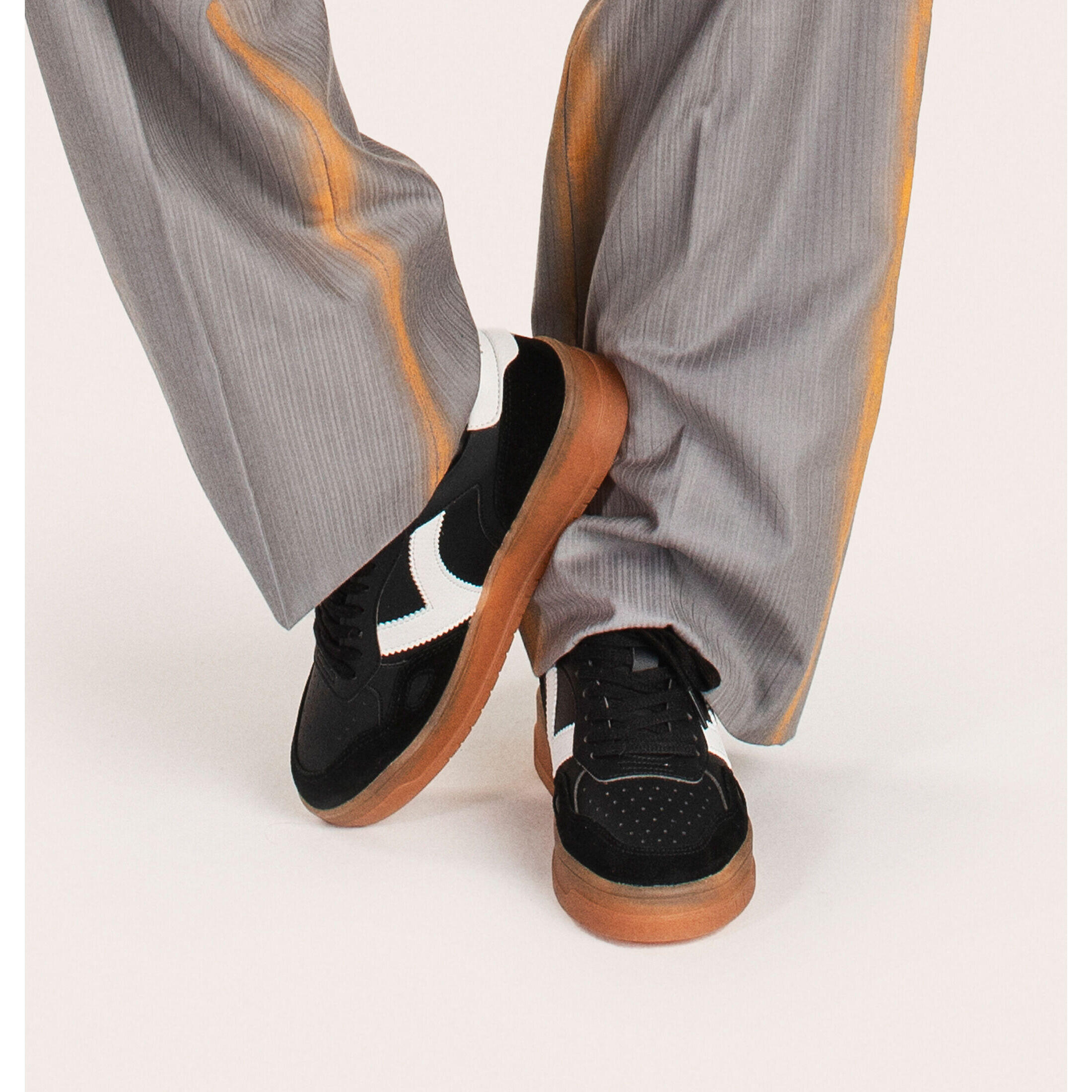 Baskets effet cuir Victoria Seul 5/5