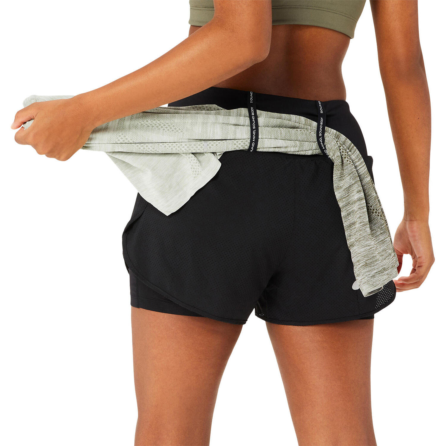 Pantaloncini Asics modello 2012C975-001 per donne 2/7