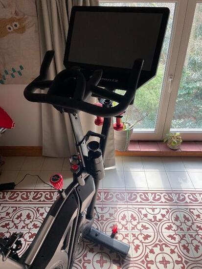Tussen Particulieren - Bowflex Velocore bike 22 inch scherm