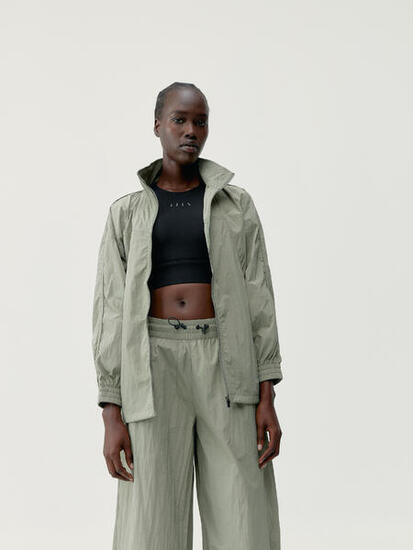 Chaqueta deportiva de mujer Amara Performance Born Living Yoga