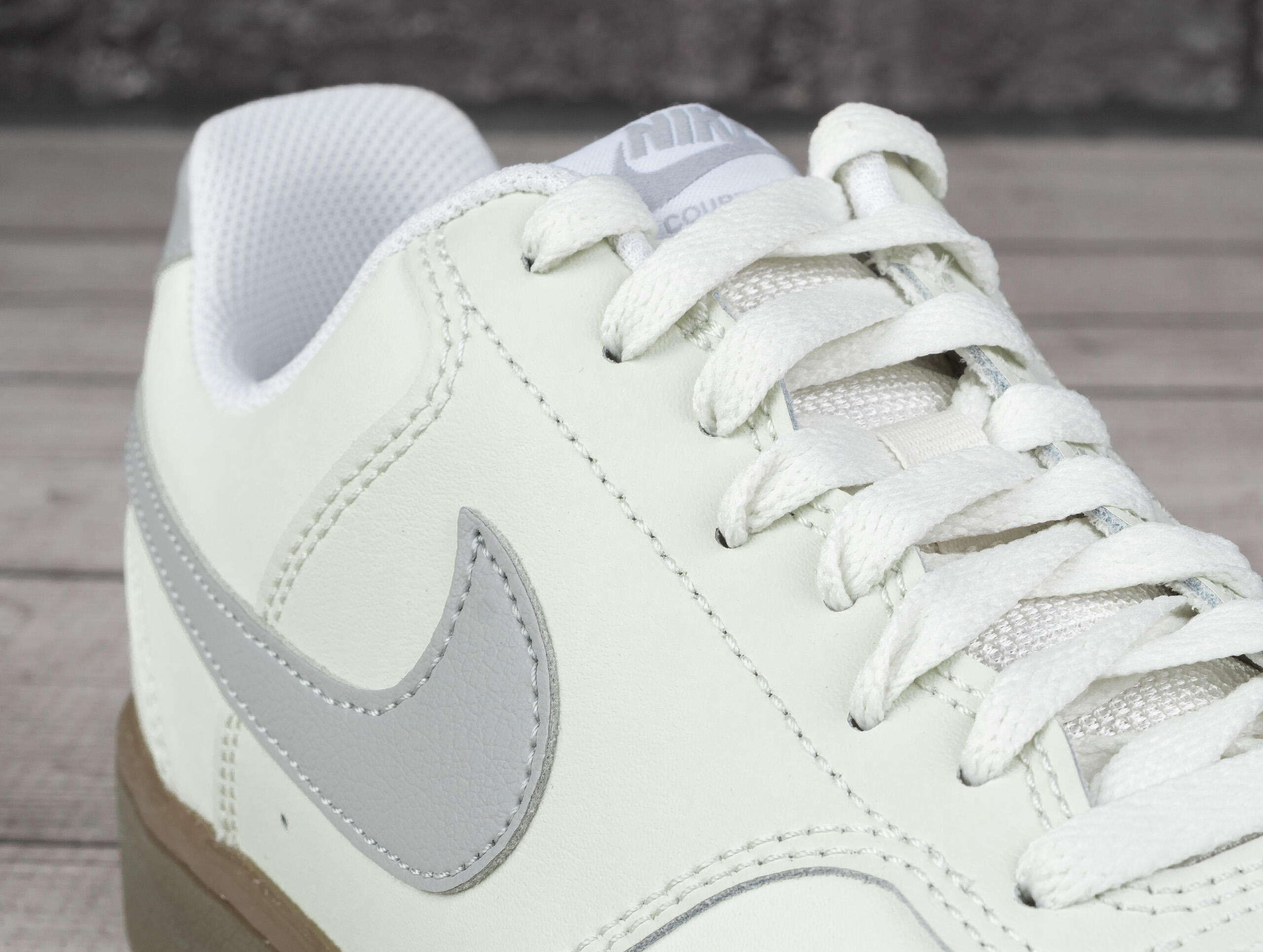 Chaussures Nike Court Vision Low blanc cassé rétro minimaliste 6/7