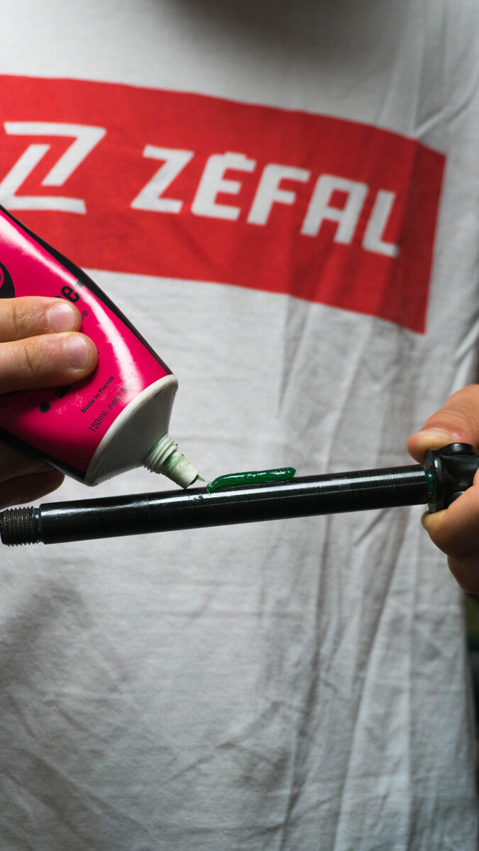 Schmierstofftube Zefal lithium pro 2 150 ml 3/4