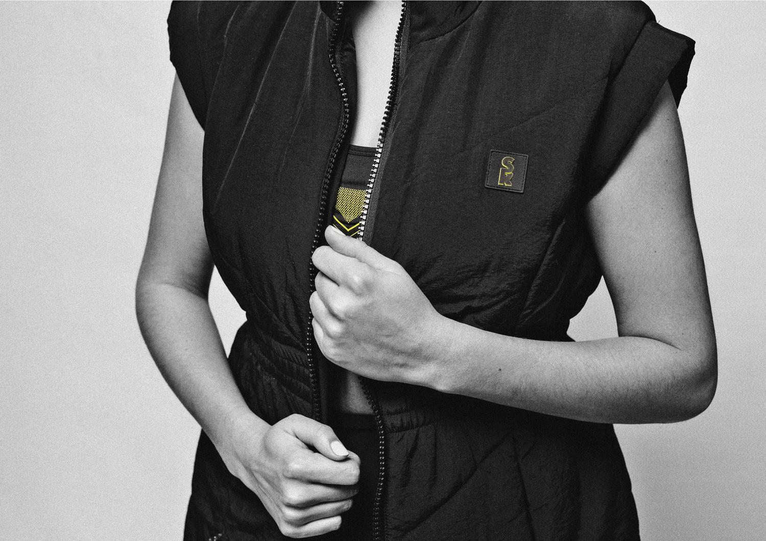 MERYL_ – Gilet lungo donna – Nero – Antivento – Leggero – Senza maniche 3/6