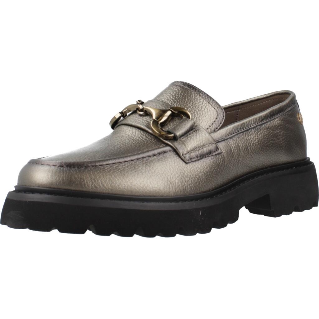 Ténis carmela modelo 16199101c cor marron