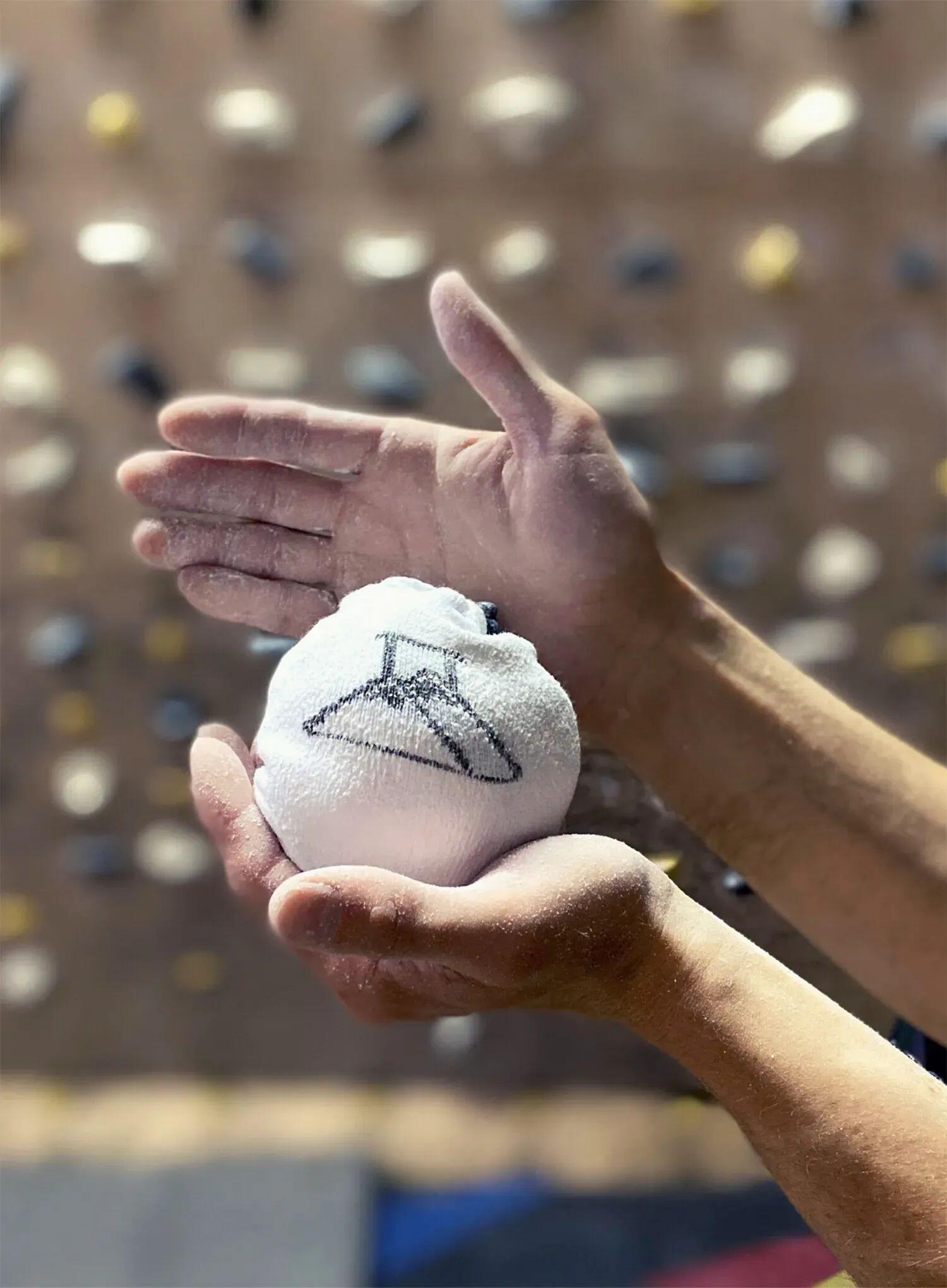 Magnezja FrictionLabs Magic 64 g Chalk Sphere 6/6