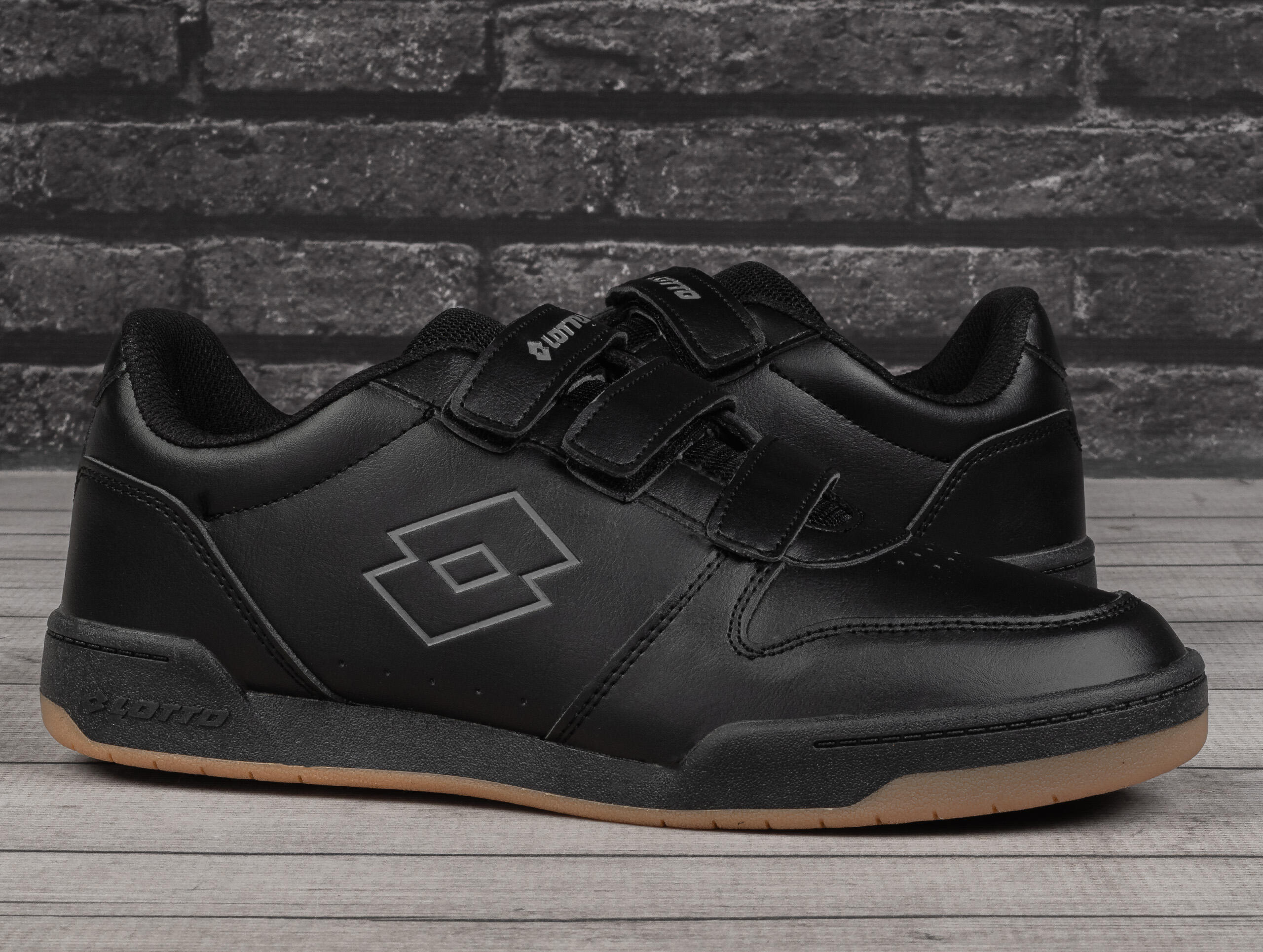 Buty męskie sportowe Lotto TITANIS VL